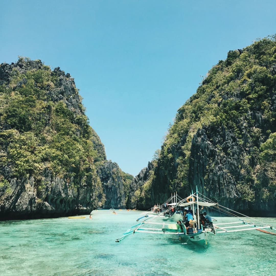 Listing at El Nido, Palawan
